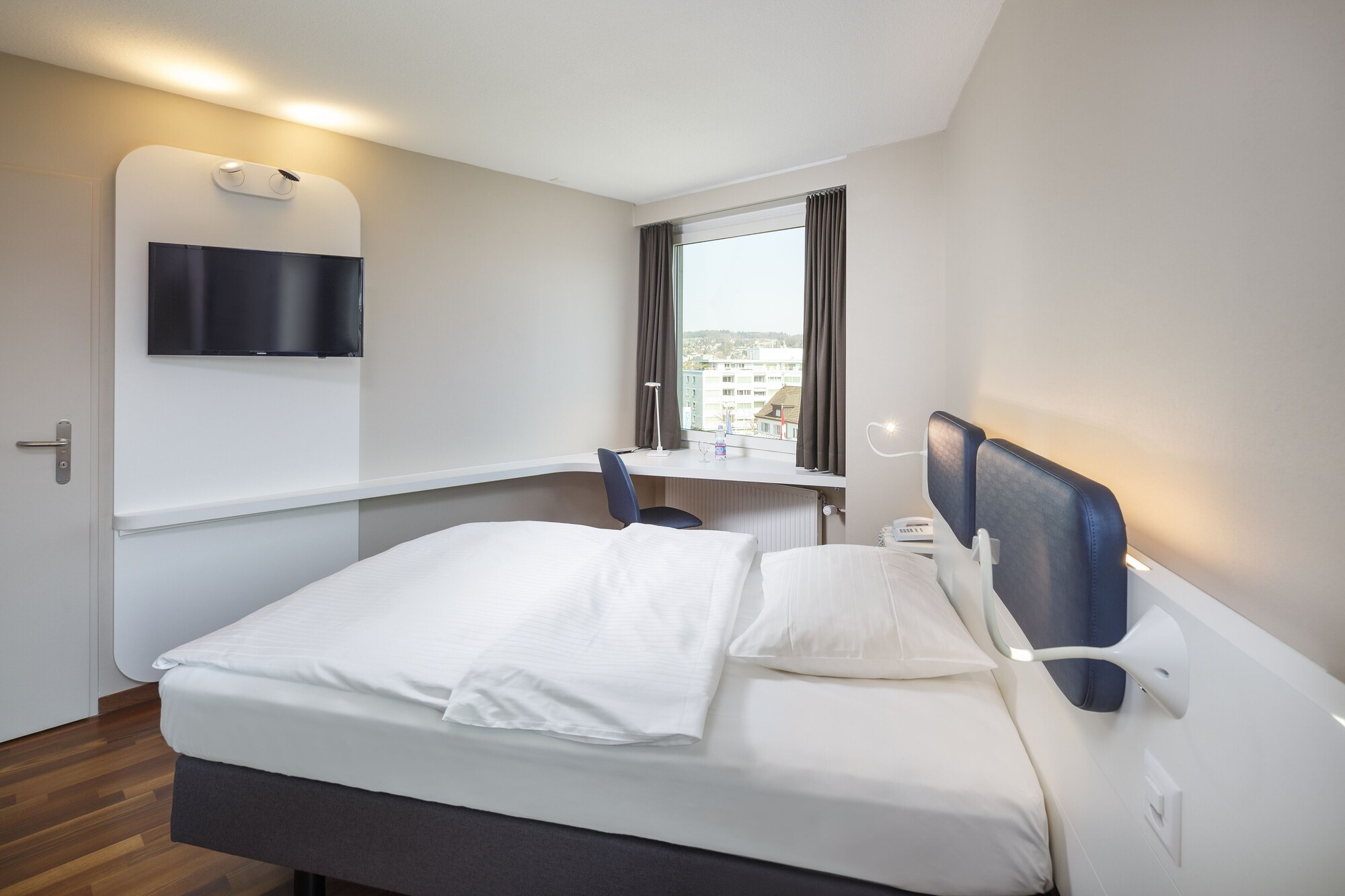 ROOM, SINGLE, QUEEN BED