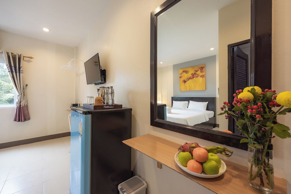 Baan Yuyen Karon Guesthouse 14/76