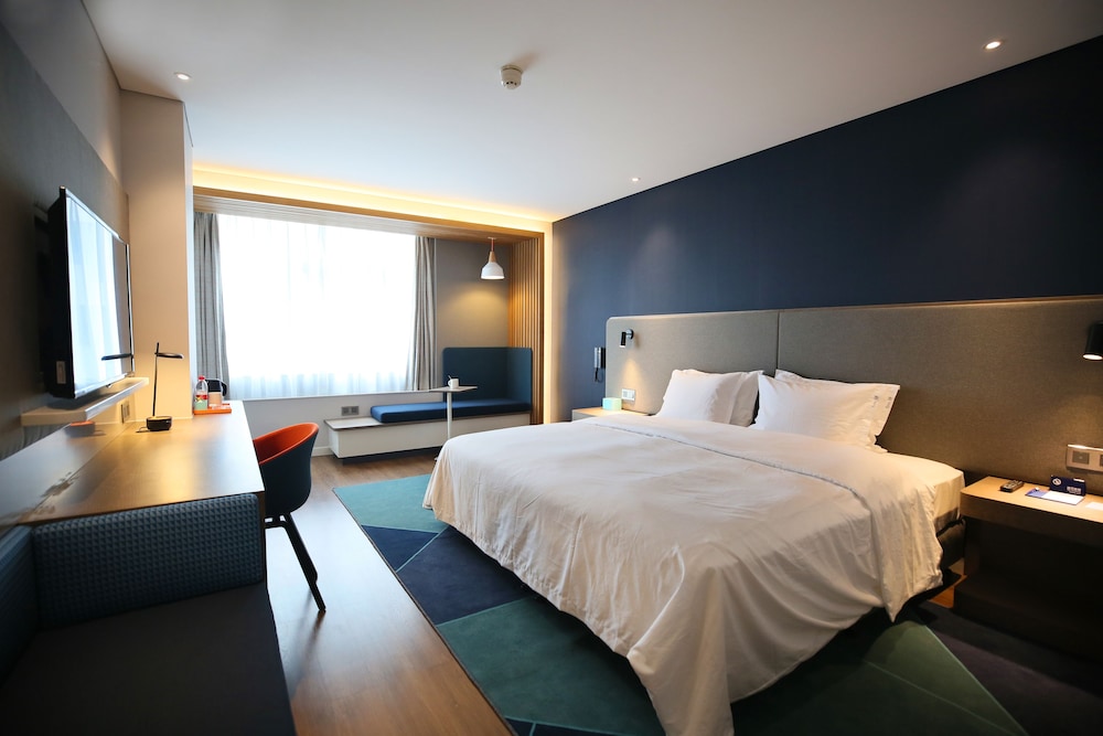 Holiday Inn Express Chengdu North Railway Station 11/68