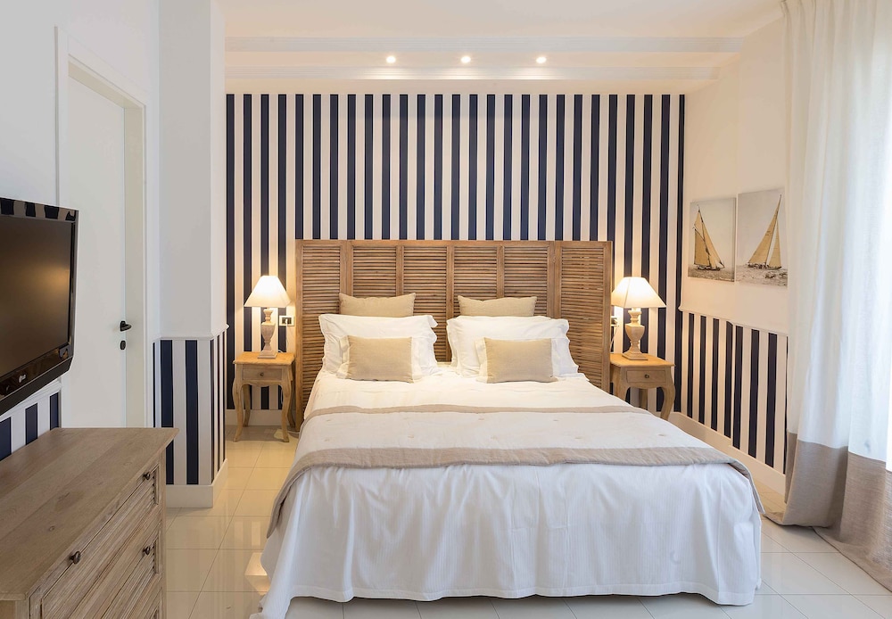 شقة فاخرة بسريرين كوين بغرفتي نوم مع أريكة، Residence Charming Apartments 3/10