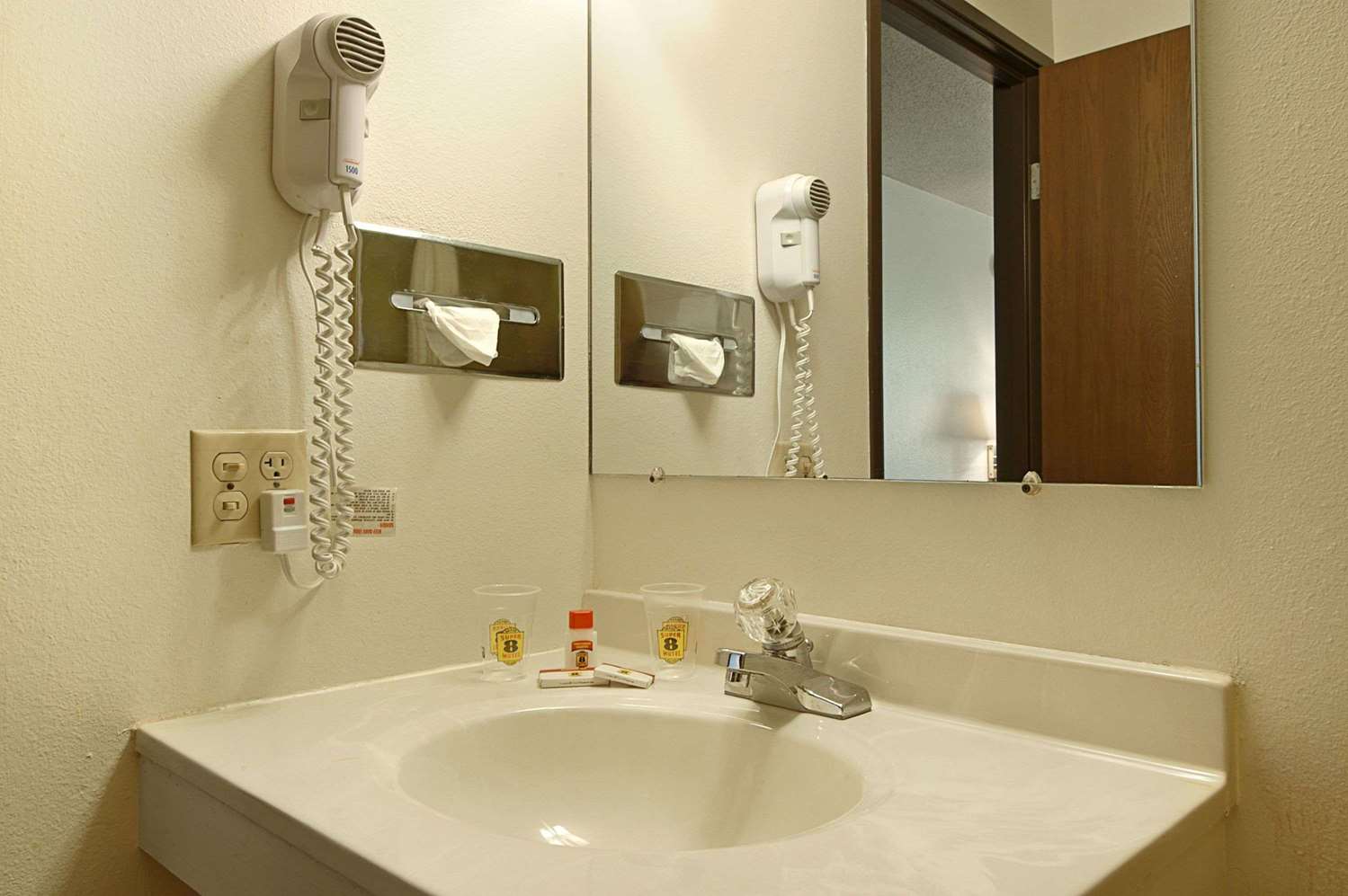 The Suite Inn 12/12