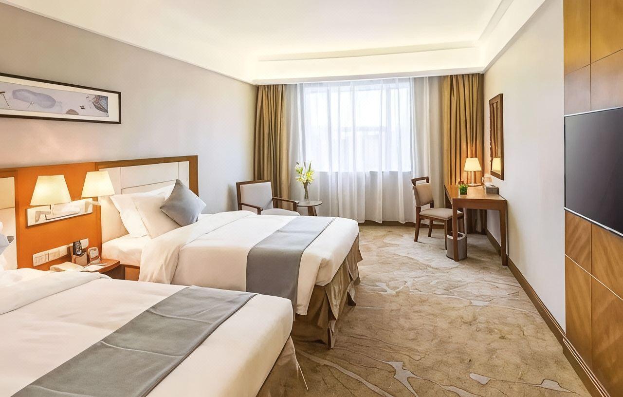 Hollywood, Twin Beds, Wanyue Grand Skylight Hotel Shenzhen 2/2