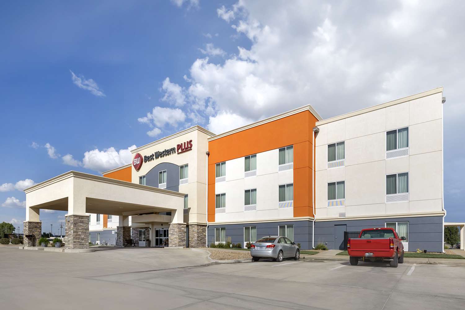 Best Western Plus Pratt 16/16