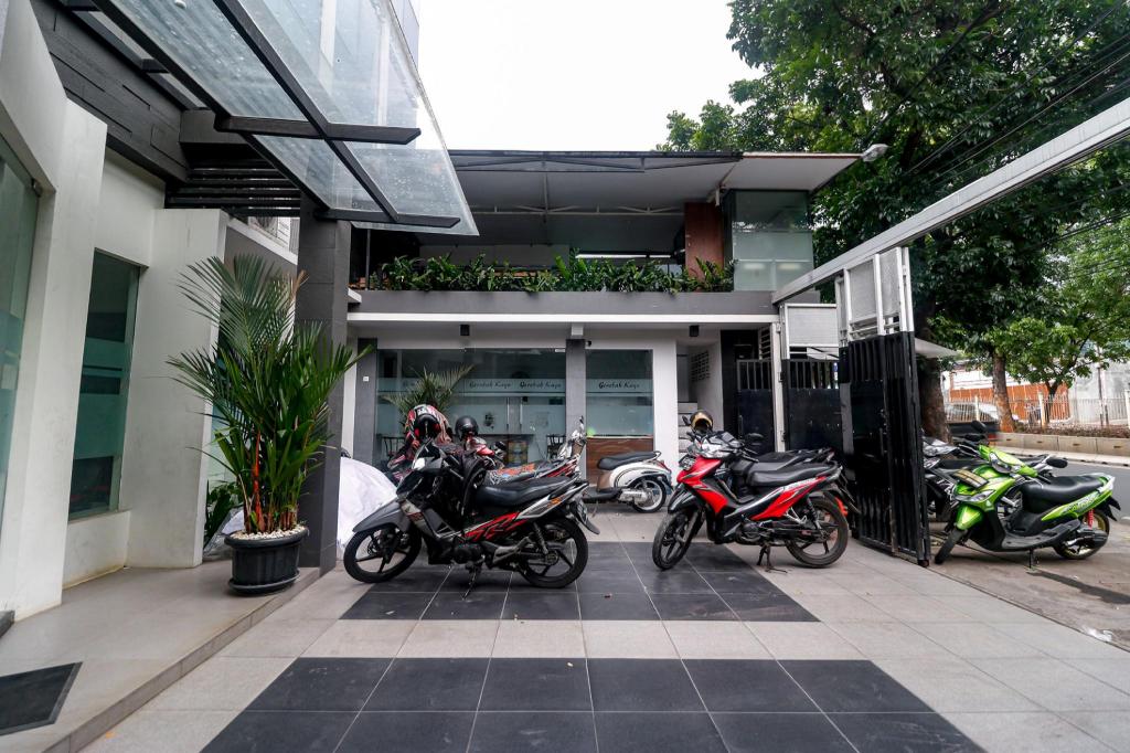 Reddoorz Near Kebon Jeruk Jakarta 27/32