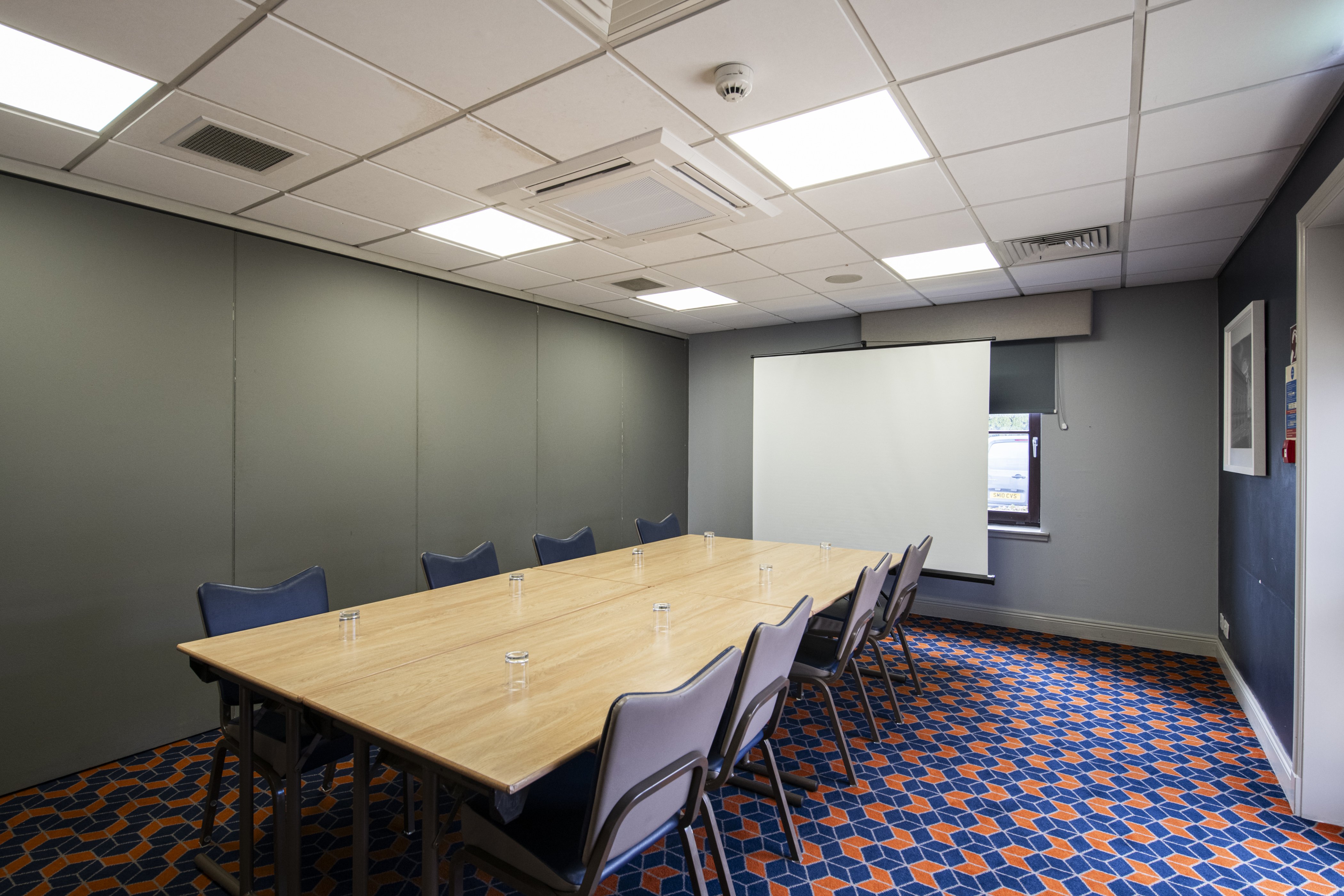 Holiday Inn Express Perth 67/72