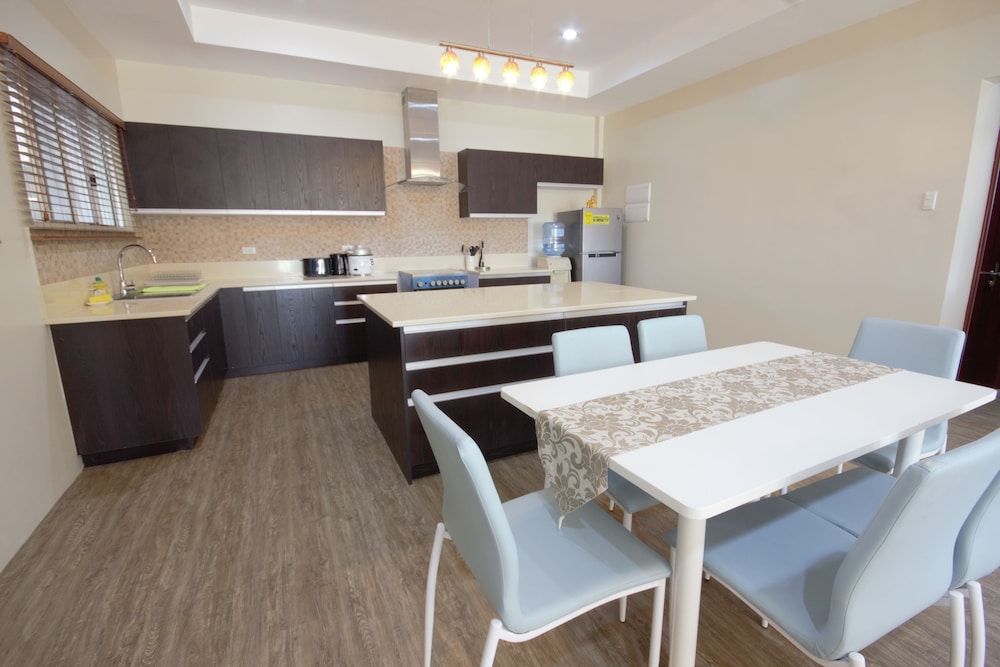 1521 Mactan Resort 63/85