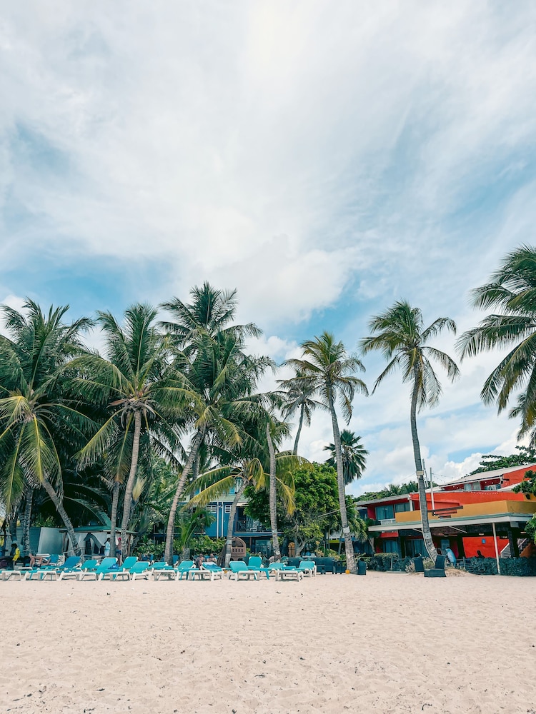 Hotel Cocoplum Beach 66/73