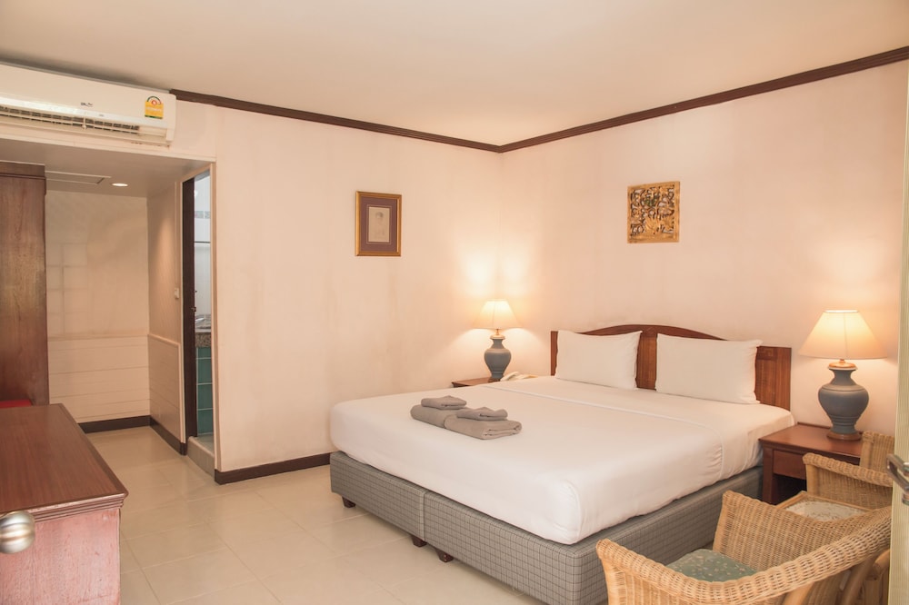 S Lodge Pattaya 9/45