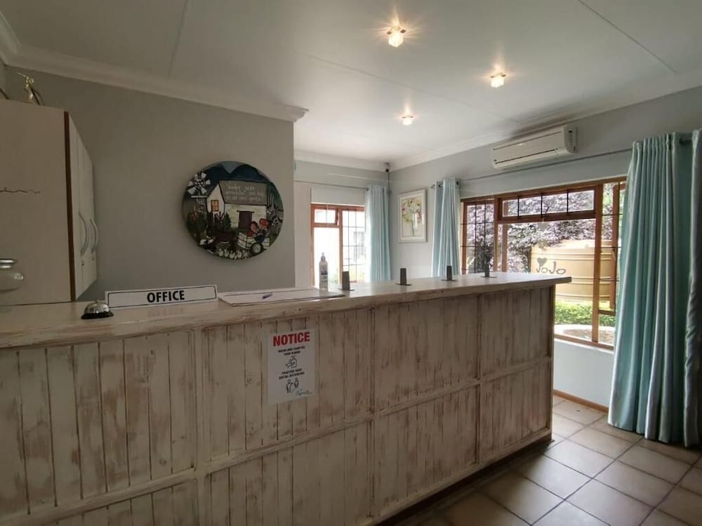 Rene's Guesthouse 4/45