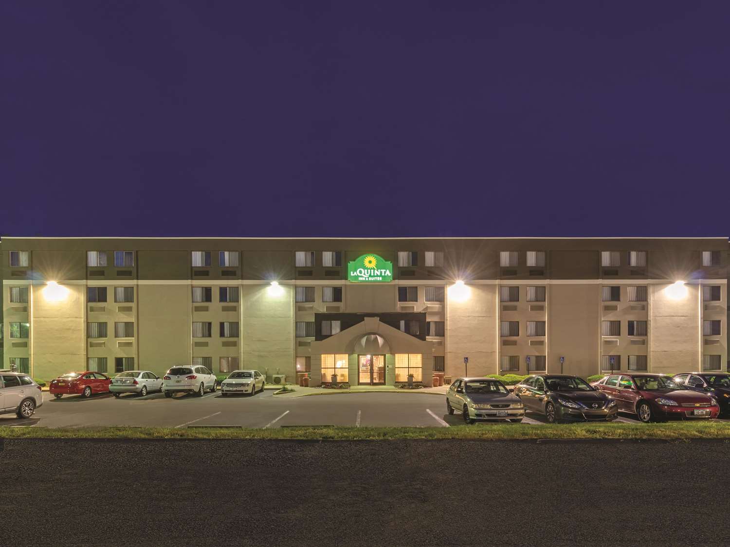 La Quinta Inn and Suites by Wyndham Warwick Providence Airport 1/29