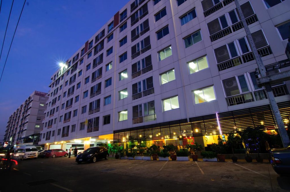 Centric Place Hotel 4/66
