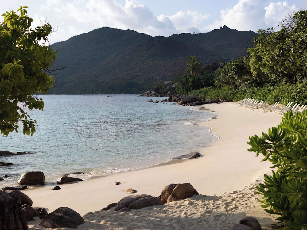 Raffles Seychelles 46/49