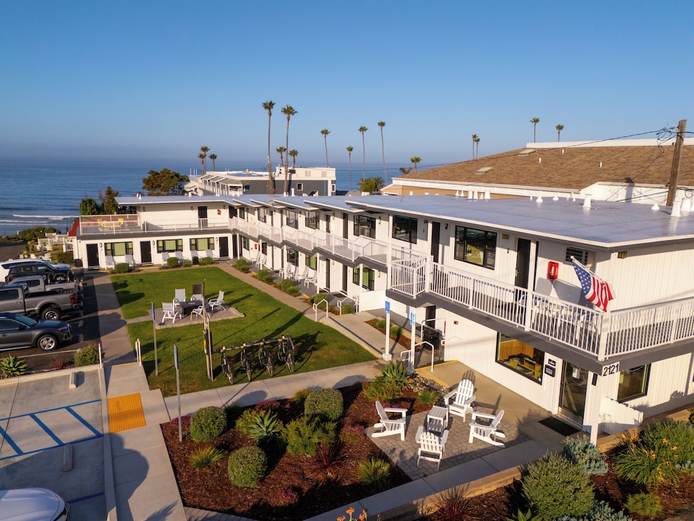 Tides Oceanview Inn & Cottages in PISMO BEACH - CA