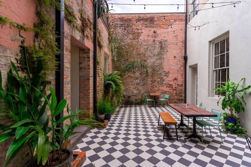 Catahoula Hotel 43/50