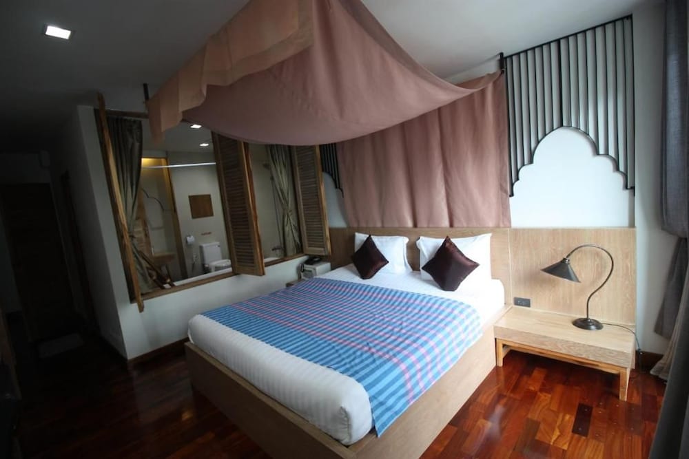 Nakorn De Sukhothai Hip Hotel 28/47