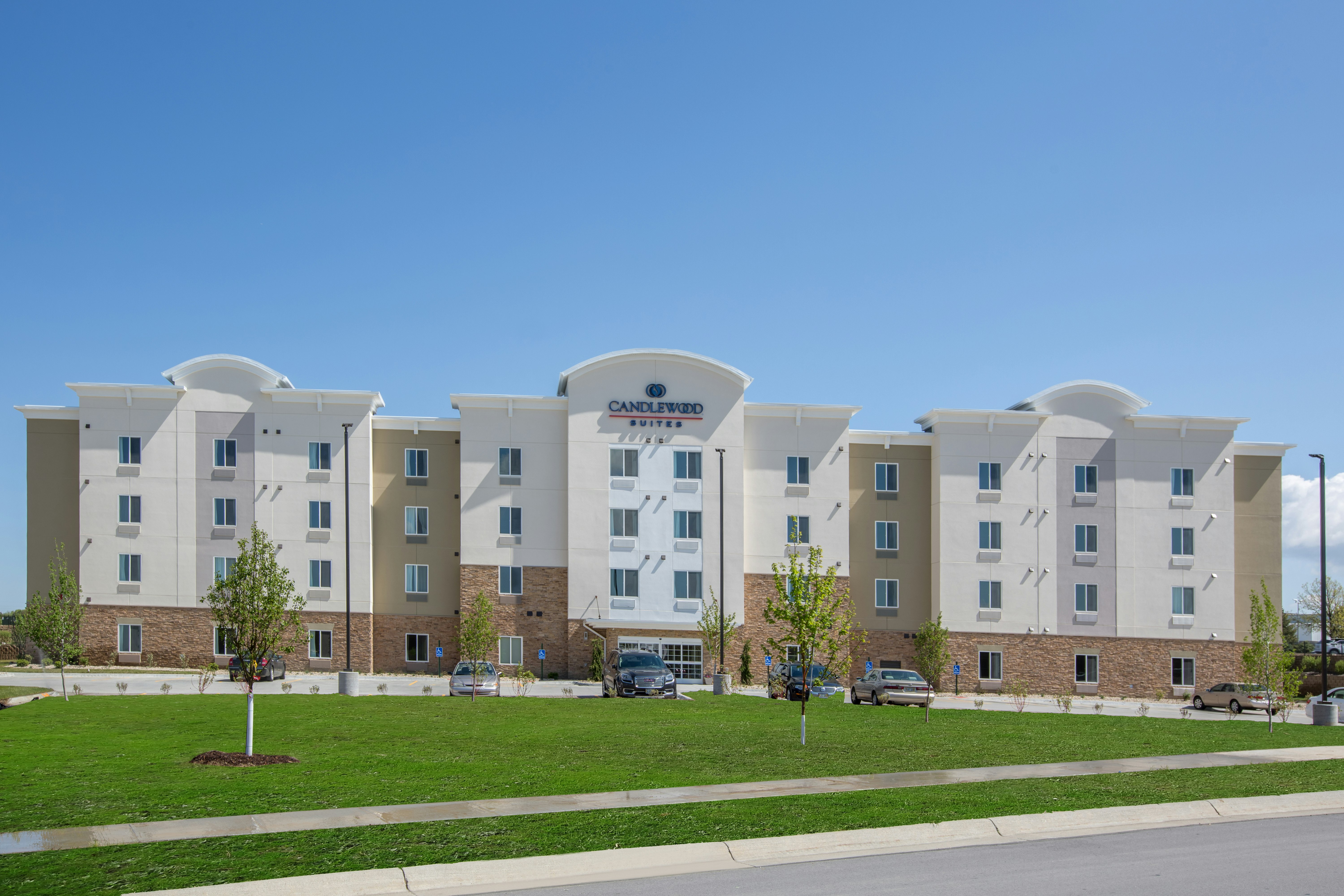 CANDLEWOOD SUITES OMAHA - MILLARD AREA 2/21