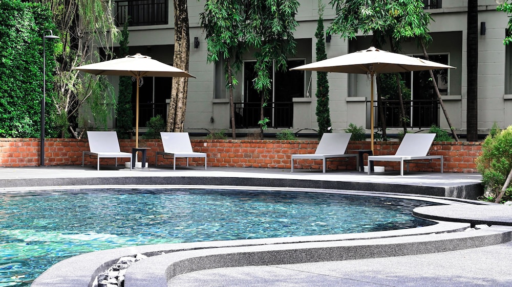 Oun Hotel Bangkok 53/54