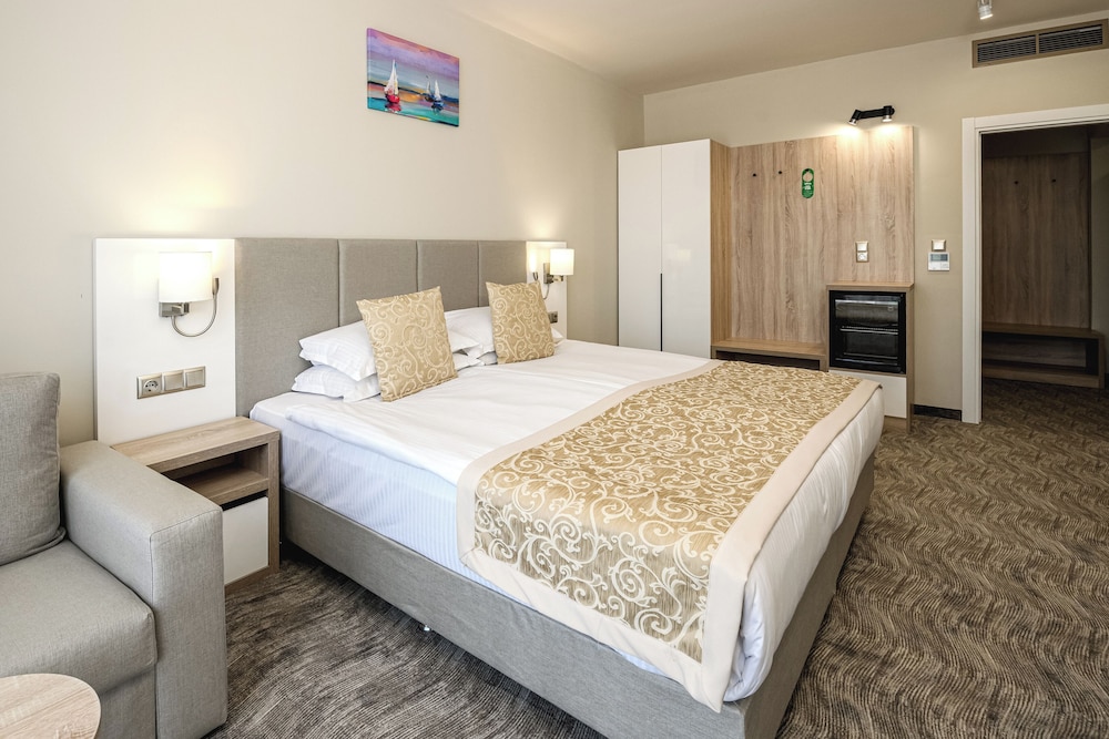 Laguna Park Sunrise Hotel 18/50