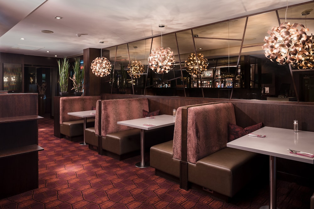 Carlton Hotel 46/61