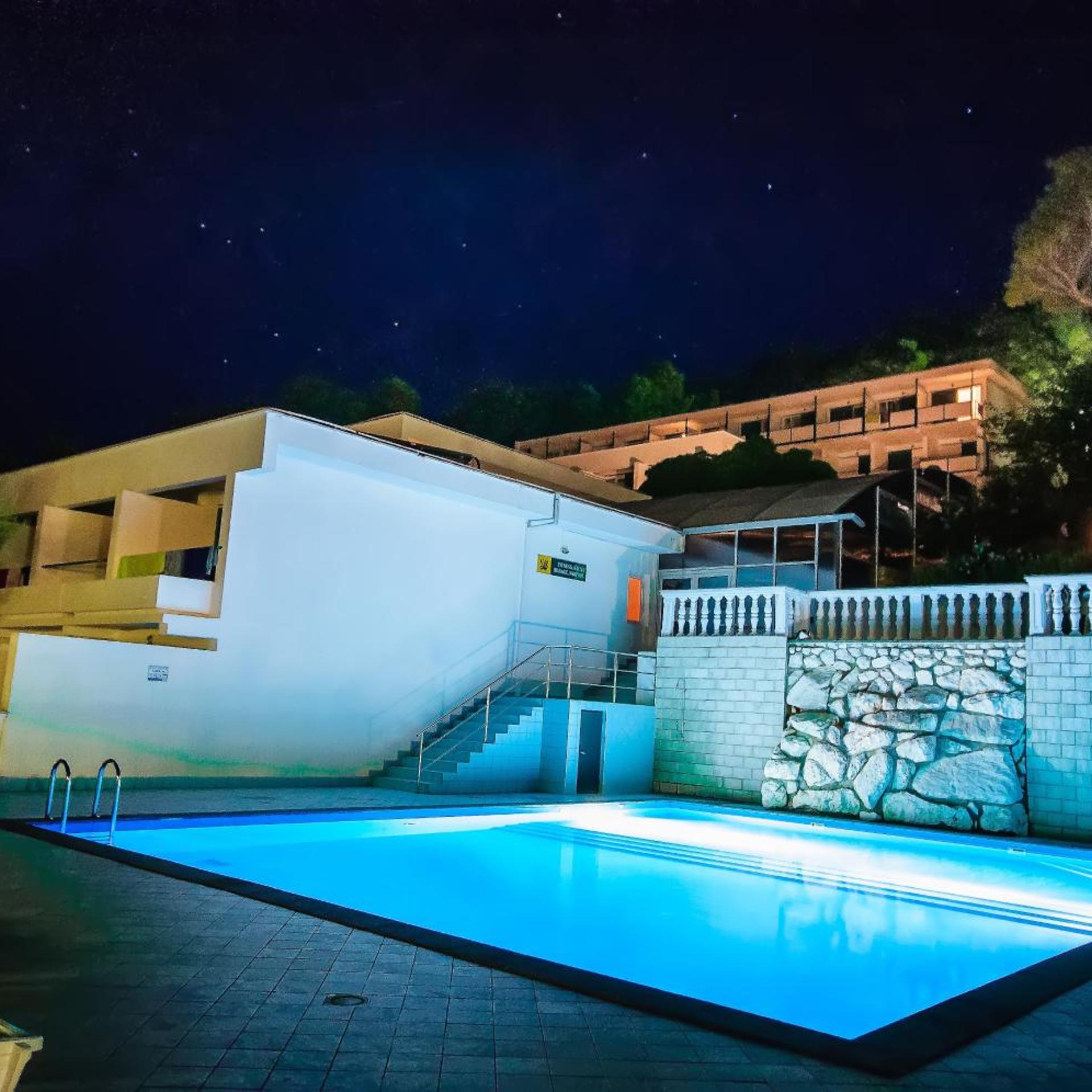Lavanda Hotel 3/50