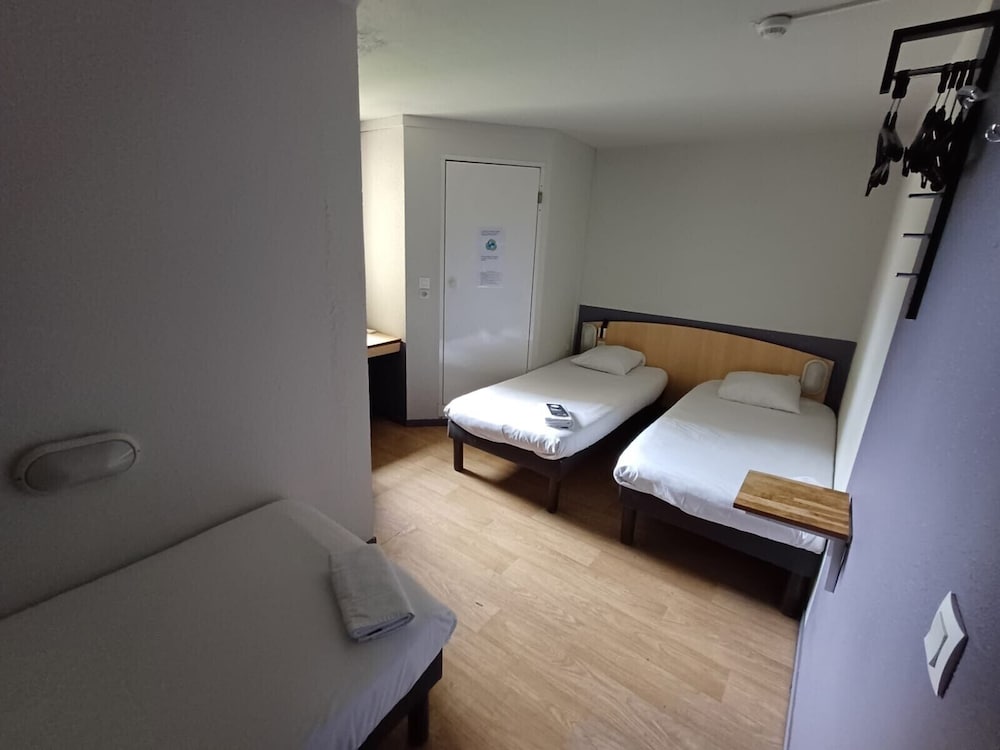 Hotel Premiere Classe Niort Est - Chauray 31/57