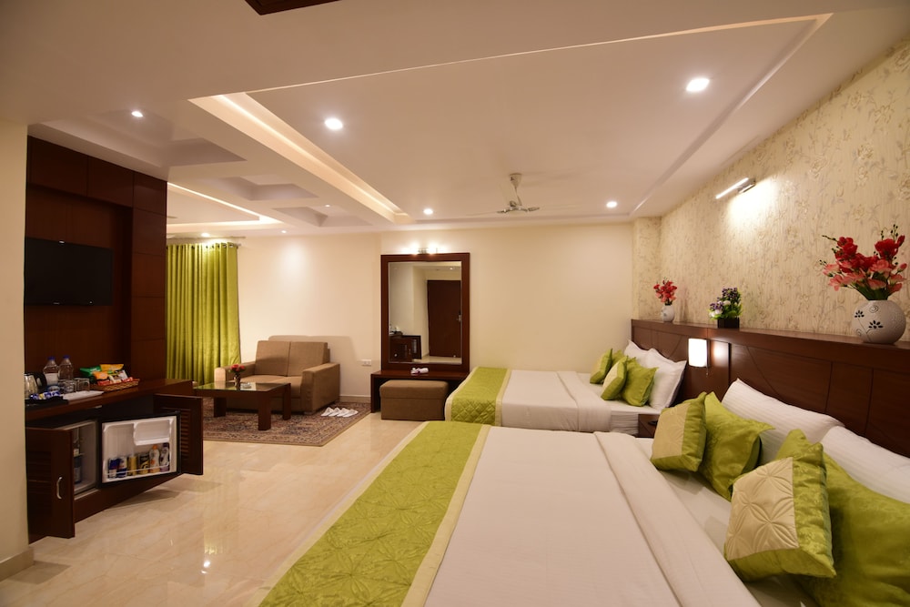 Hotel Varanasi Inn 23/33