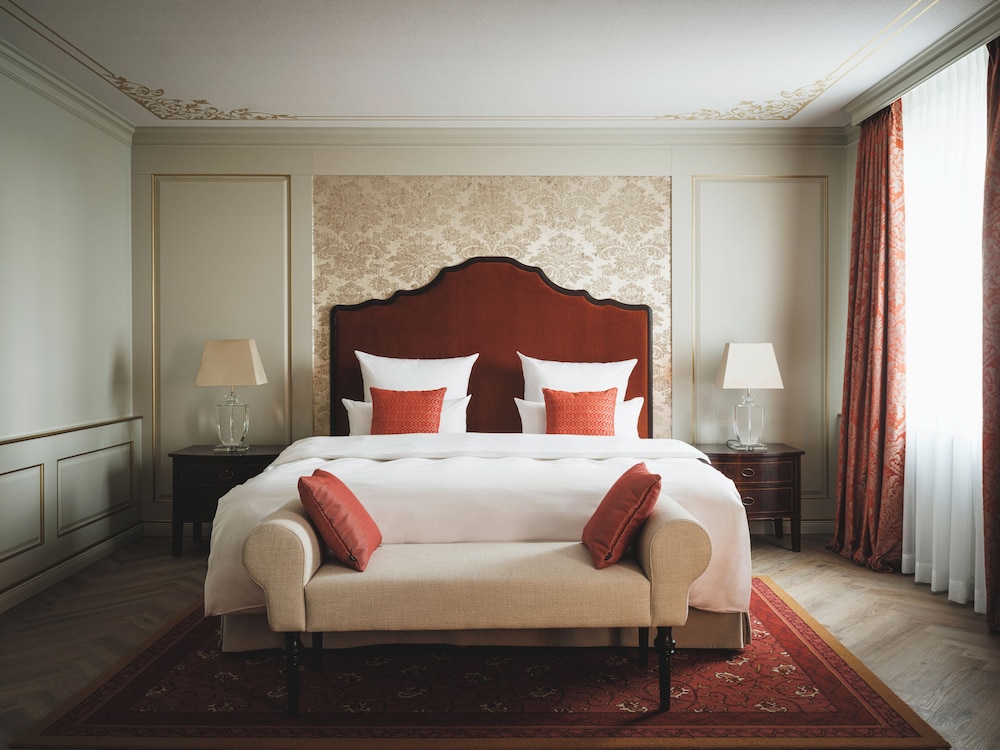 جناح غراند بسرير كينج، Taj Hessischer Hof, Frankfurt 2/7