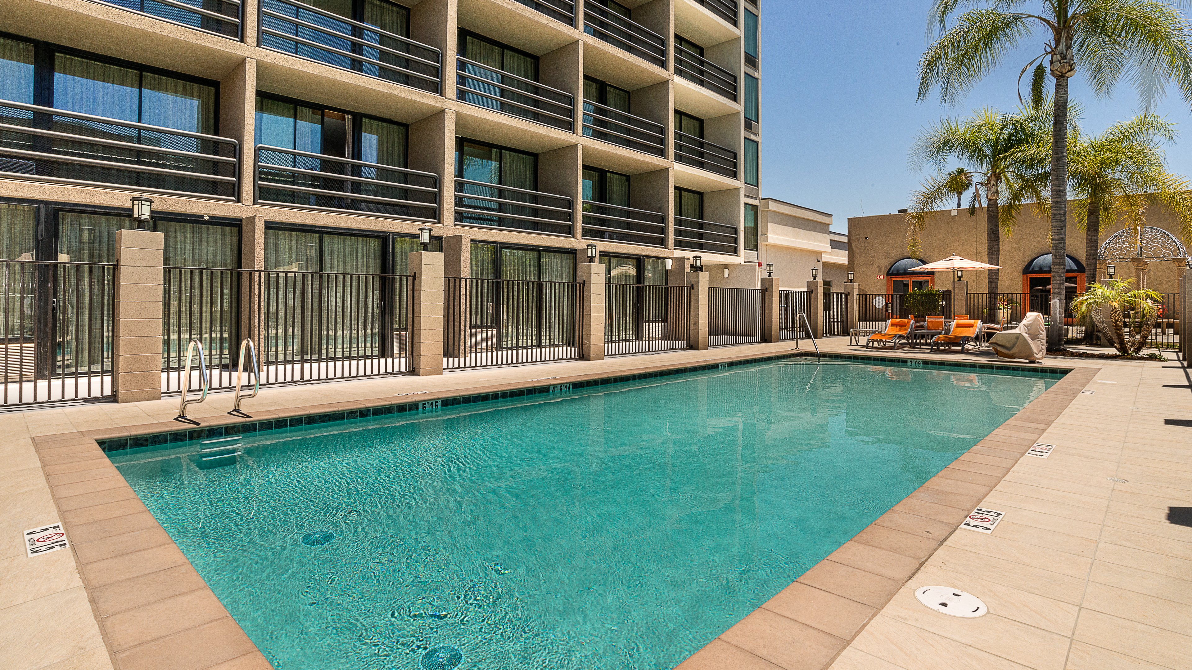 Holiday Inn Express Fullerton Anaheim 2/46