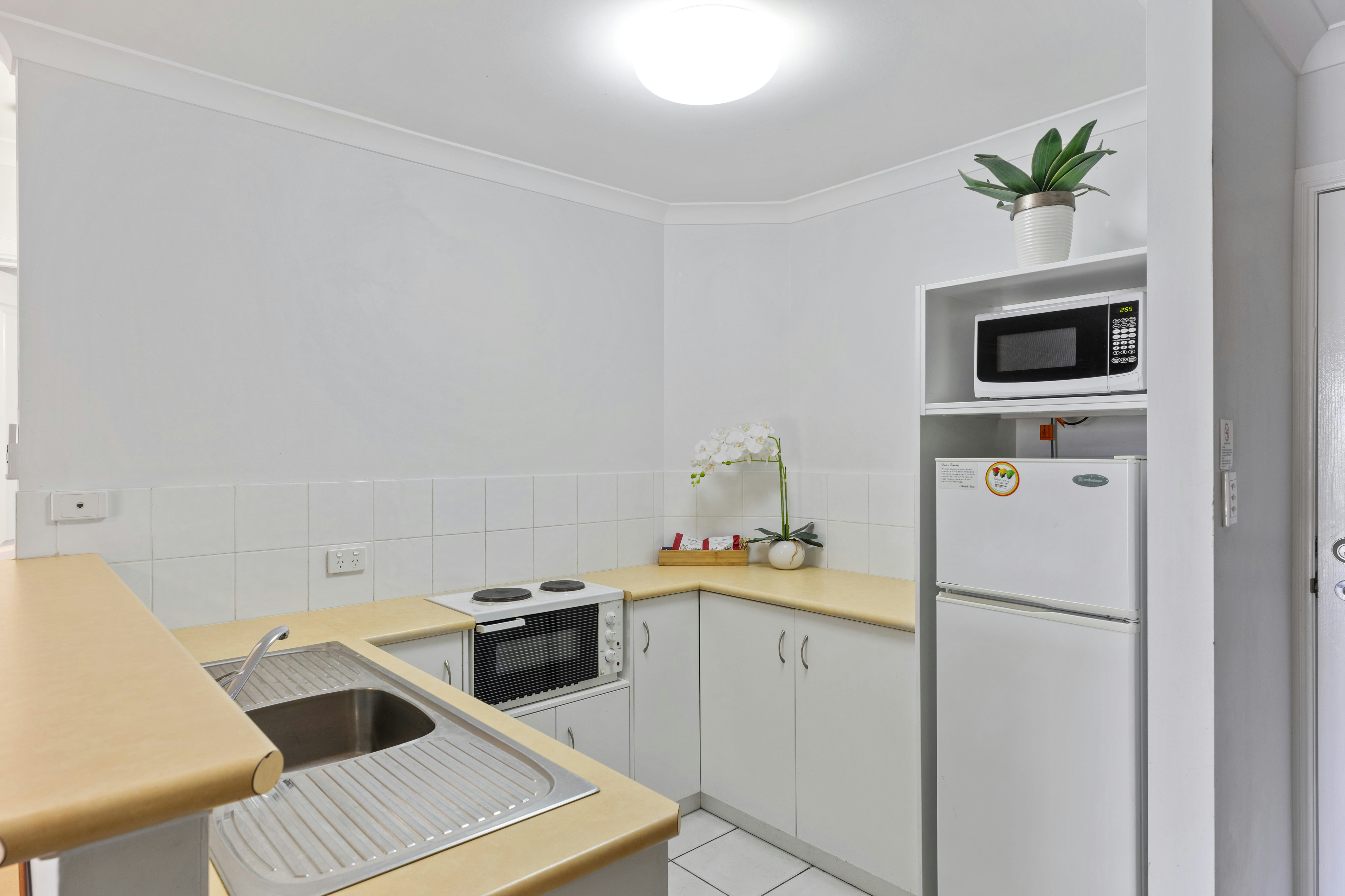 Great Divide Motor Inn 43/49