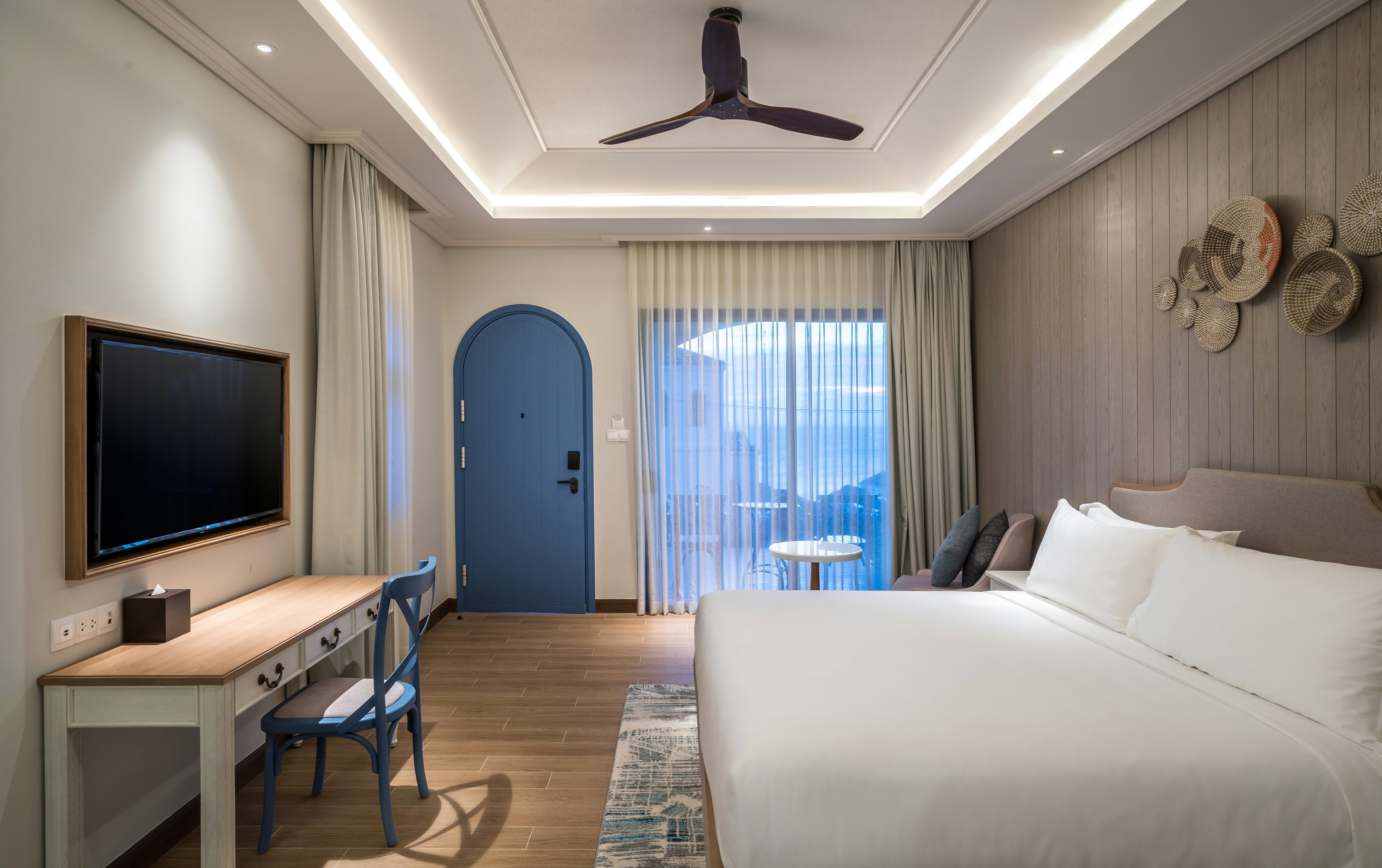 DELUXE, TWIN BEDS
