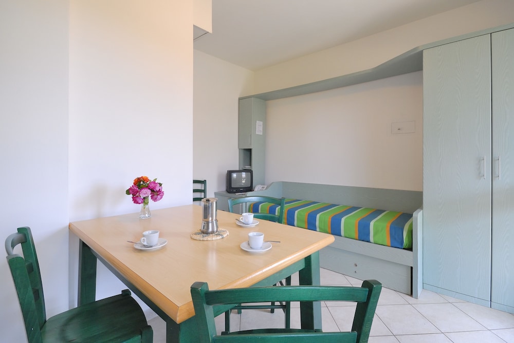 Villaggio Turistico Residence La Cecinella 74/77