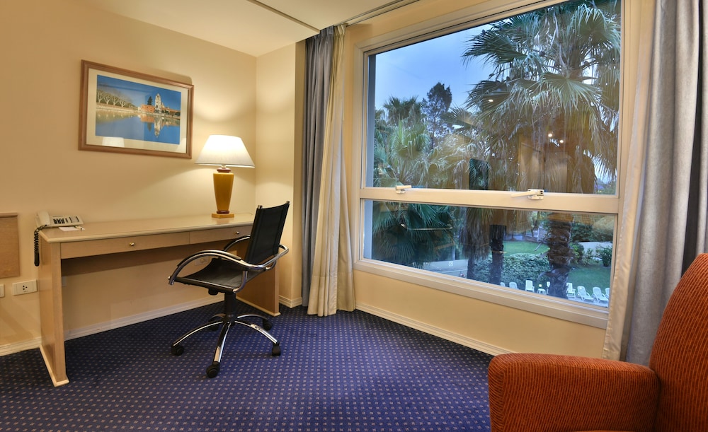 Holiday Inn Cordoba 60/76