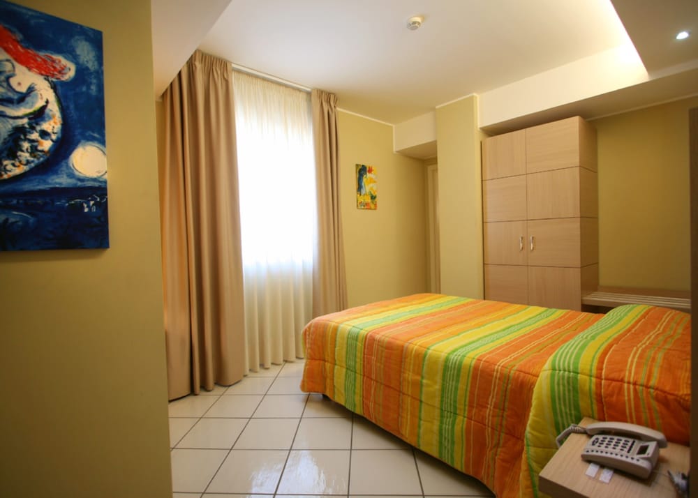 Ancora Hotel 14/72