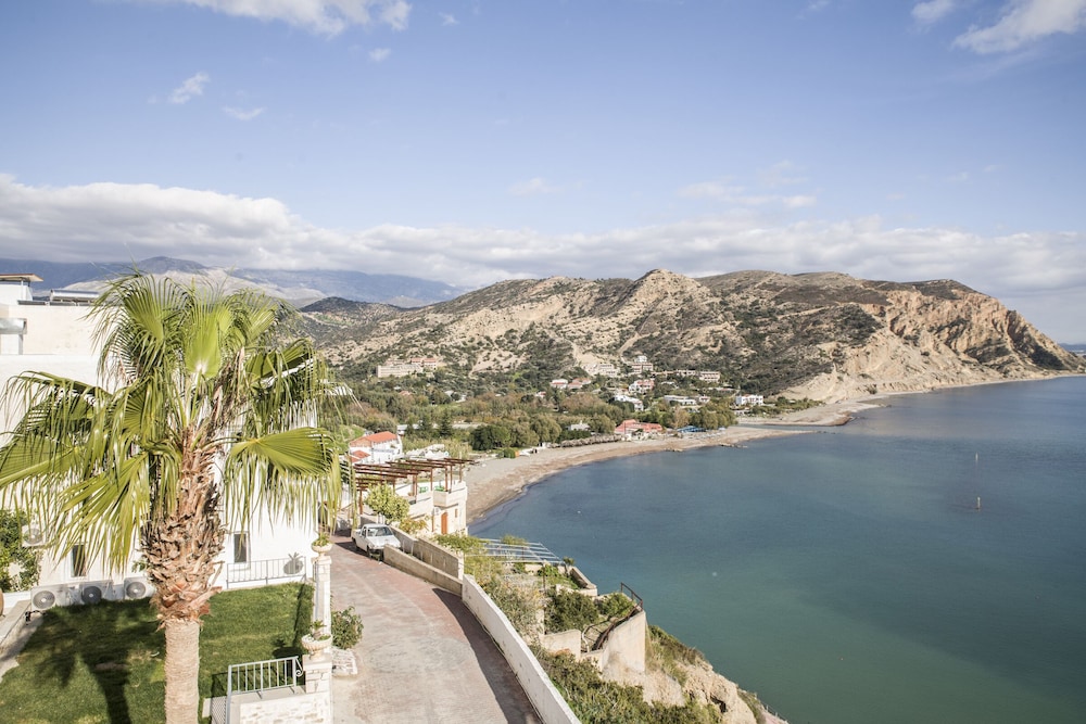 Minos Boutique Hotel 43/50