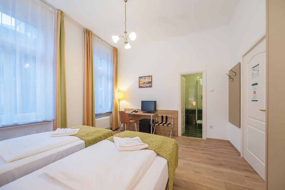 Baross Hotel by Mellow Mood Hotels 16/53
