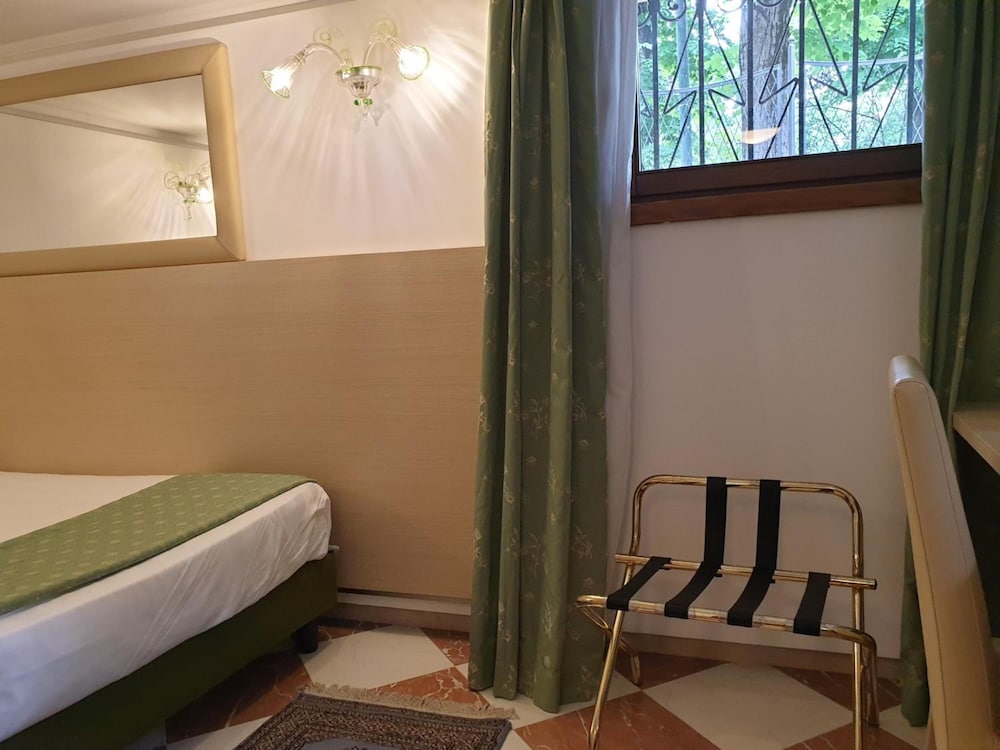 Hotel Villa Cipro 28/62