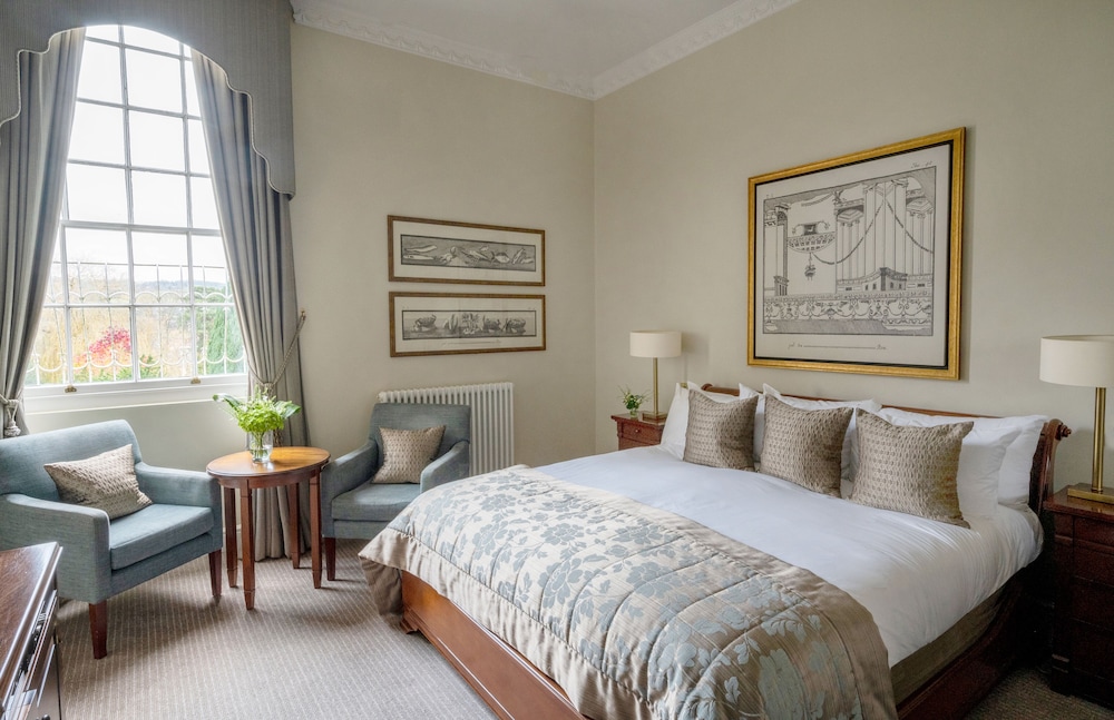 DELUXE, HOUSE, KING BED