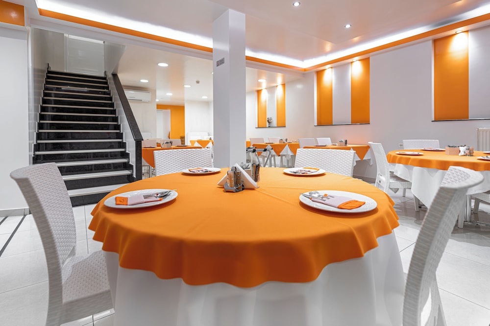 Faros 1 Hotel 53/67