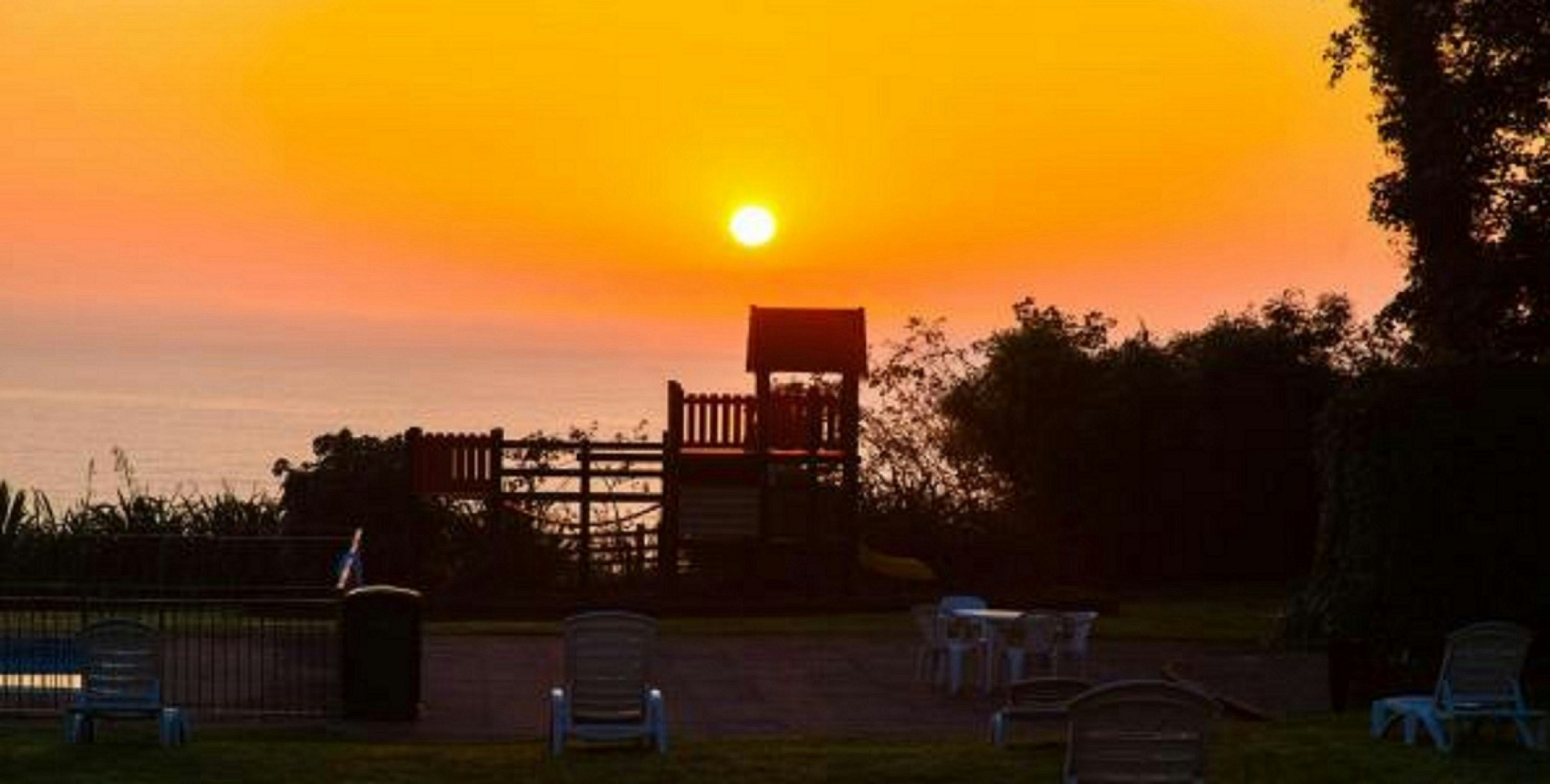 Langstone Cliff Hotel 2/80