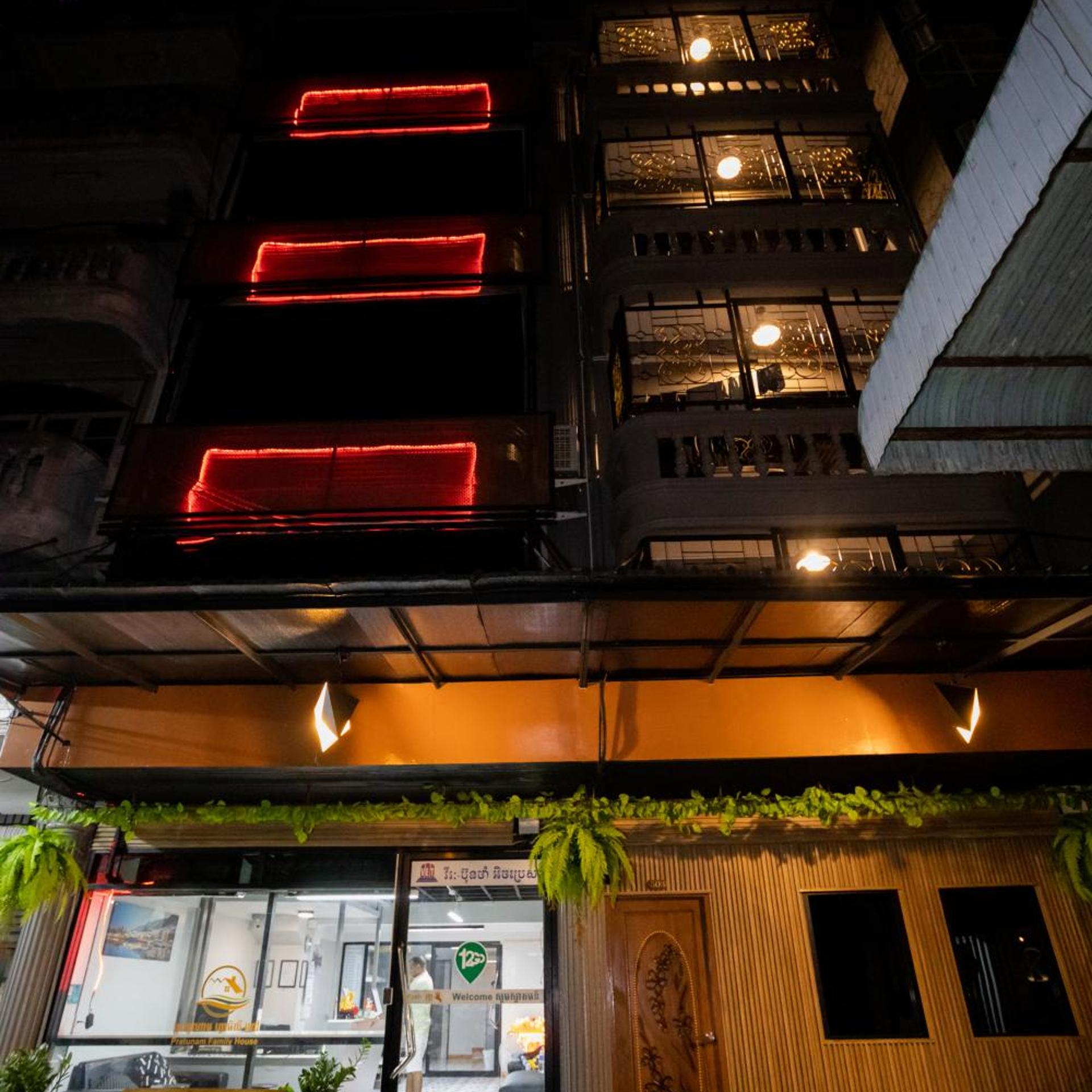 Pratunam Family House 2 4/50
