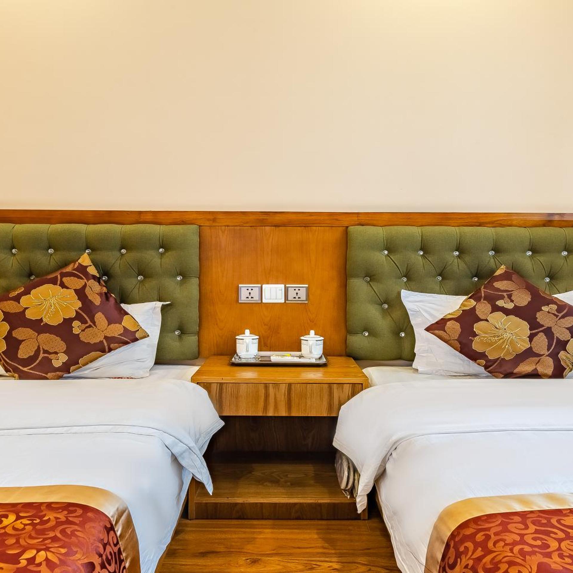 Holly Hostel 26/50