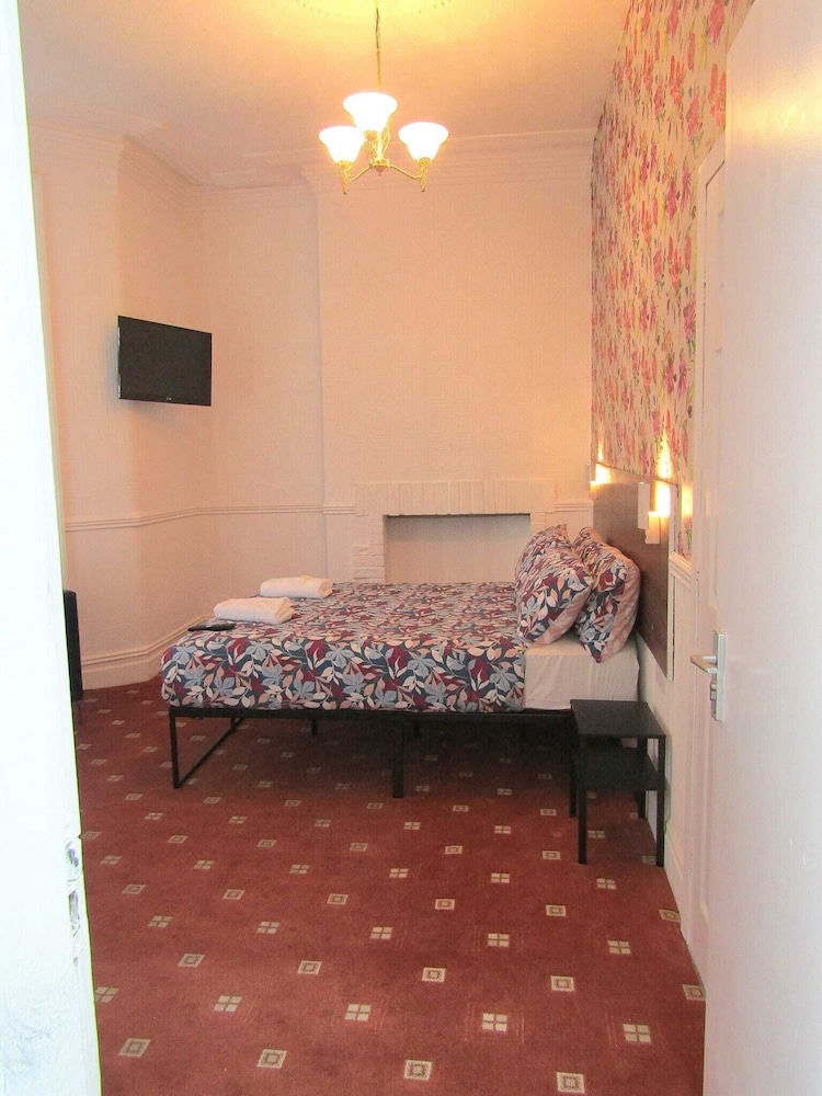 Belroy Hotel 30/36