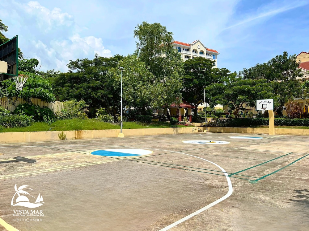 VISTA MAR BEACH RESORT AND COUNTRY CLUB 22/50