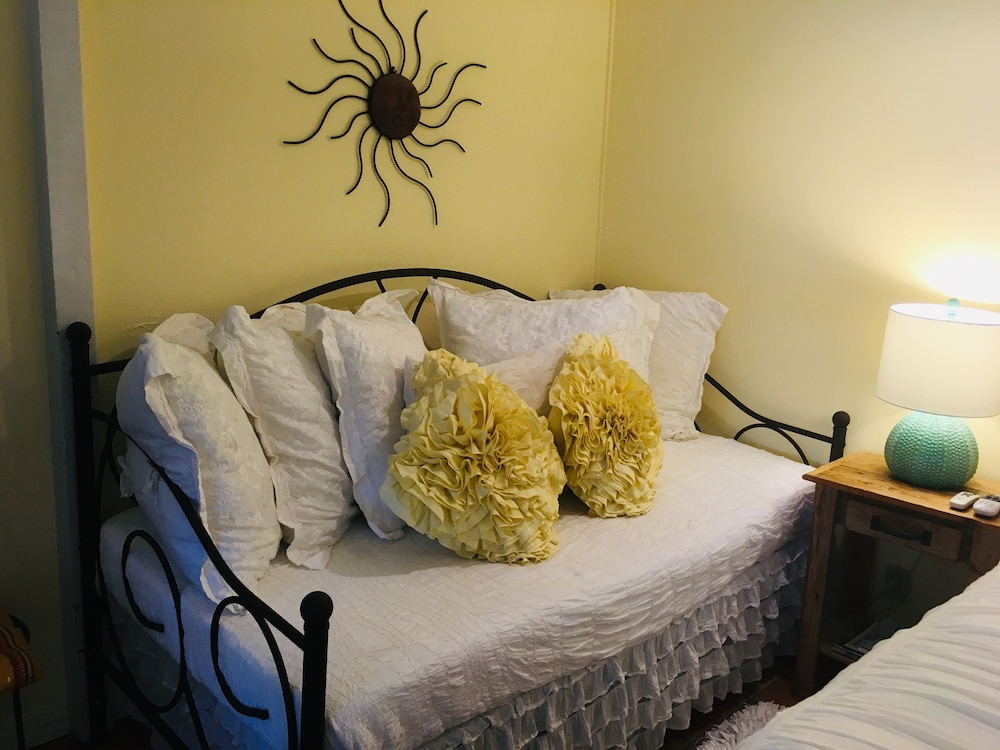 Casa Del Sol Bed And Breakfast 23/68
