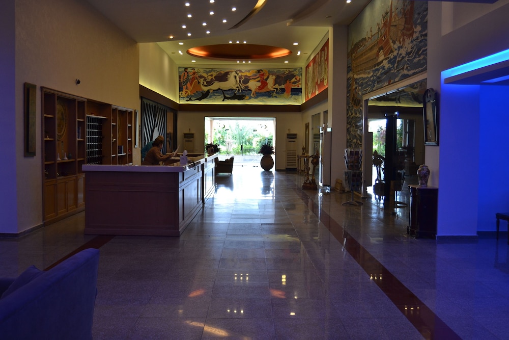 Lobby at PLATINUM HOTEL, TYR