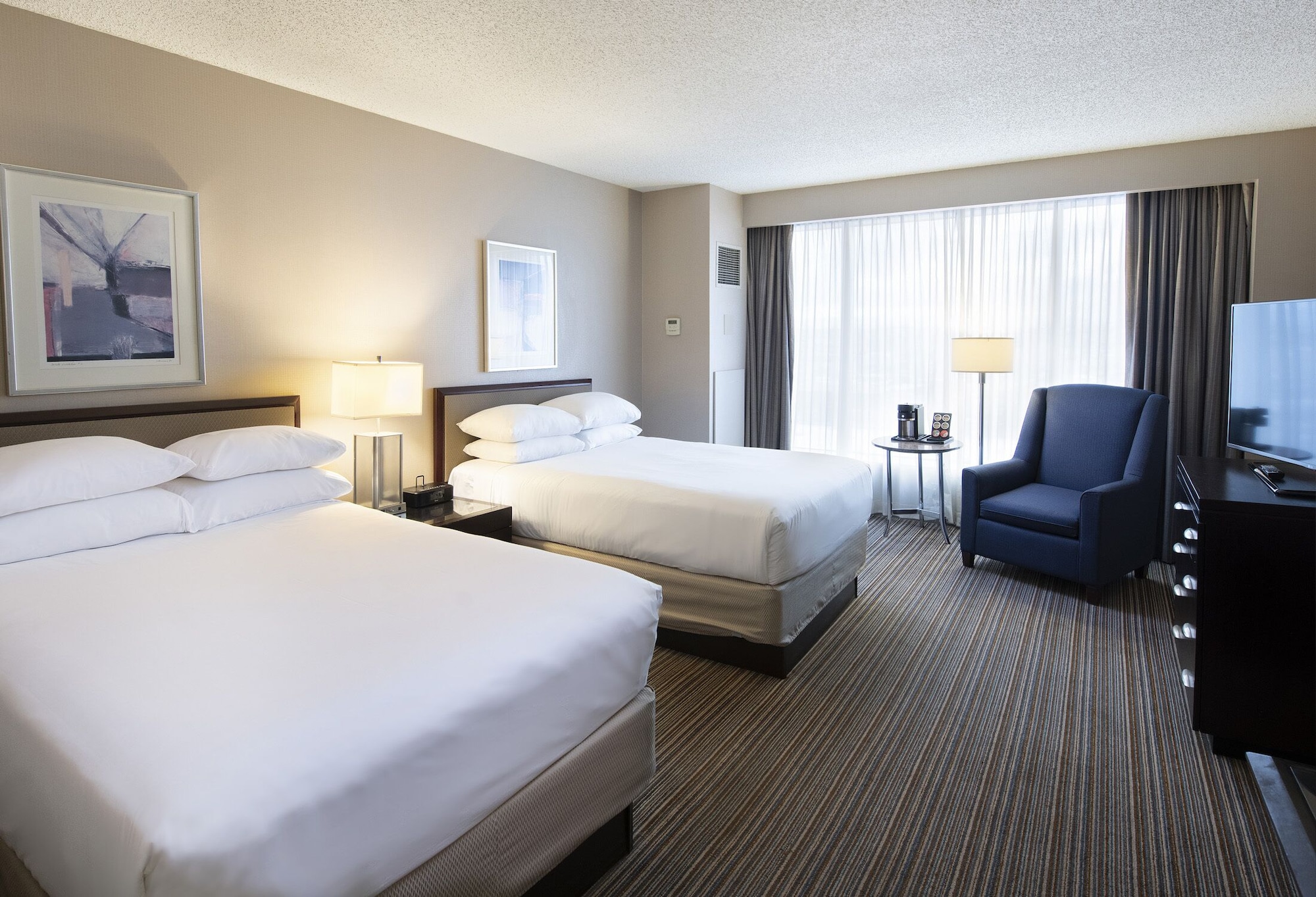 ROOM, DOUBLE BED, PLAZA VIEW