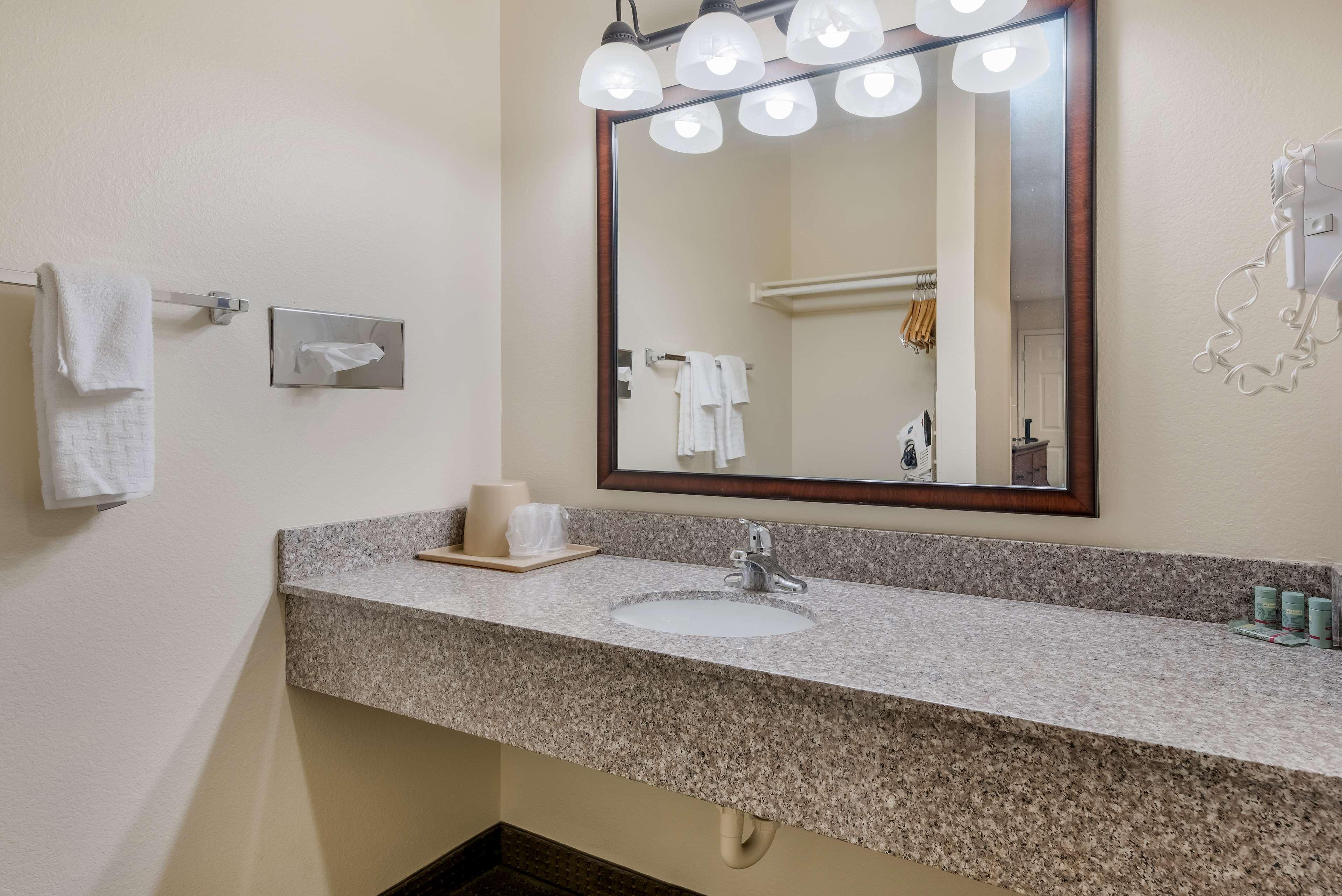 غرفة، Best Western Sunrise Inn 4/4