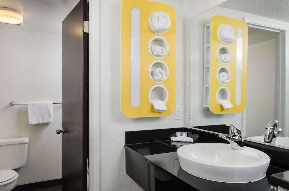 Ramada by Wyndham Merced 55/57