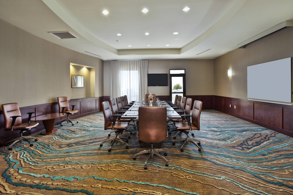 Courtyard By Marriott Gulfport Beachfront 42/45