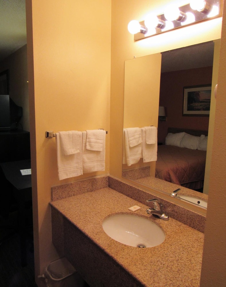 Rodeway Inn 25/28